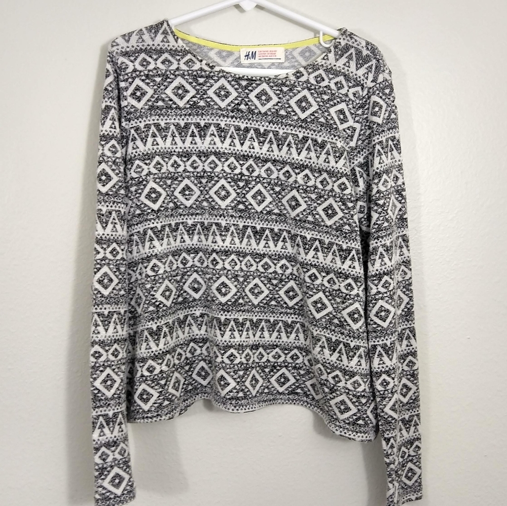 H&M tribal knit shirt black/White sz 8-10